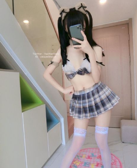 裙底野兽_超清在线观看视频